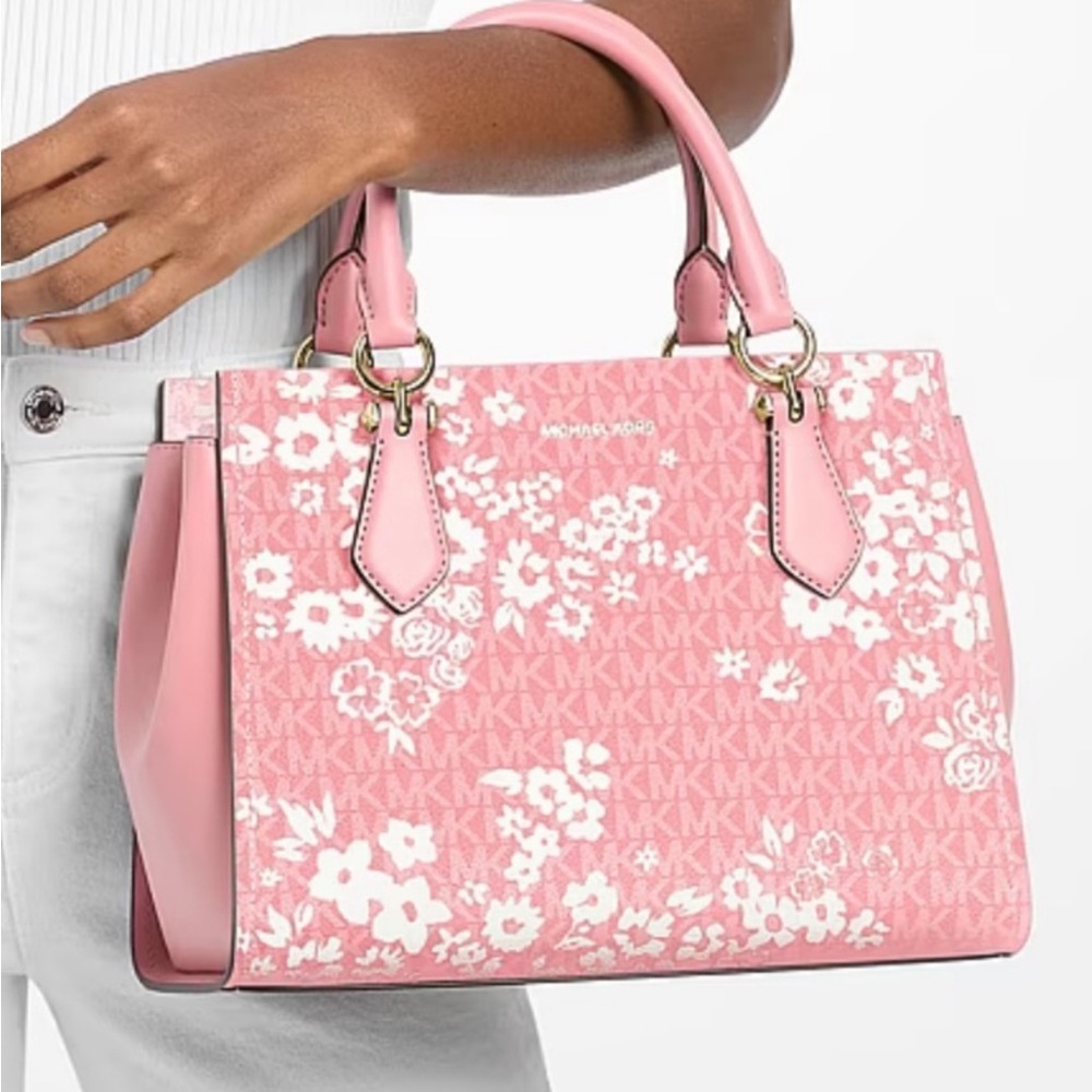 MICHAEL KORS Marilyn Medium Printed Signature Logo Satchel Crossbody
Carnation - Picture 2 of 8